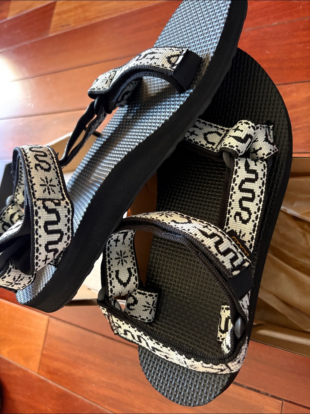 NEW Teva Original Universal Sandal Bandana Black White Snake NIB Sz 7 - Picture 2 of 5